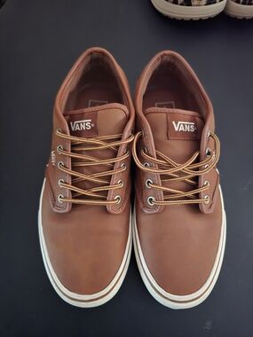 Vans Men's Brown Leather Low-Top Sneakers